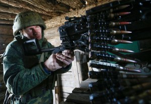 Canciller de Ucrania dice que no quiere una guerra con Rusia, tras escalada de militares de Putin