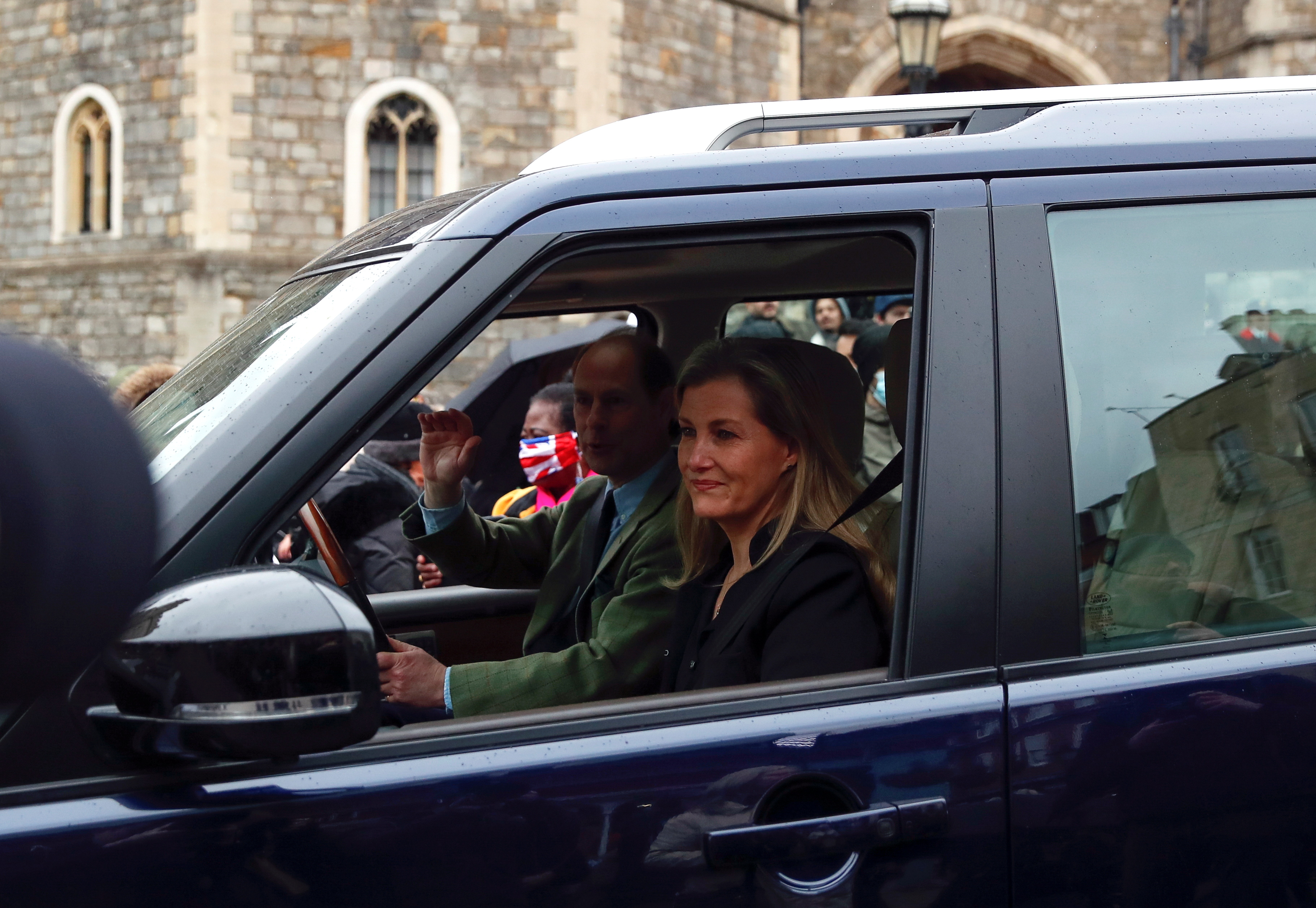 Los hijos de Isabel II la visitan en Windsor: “La reina ha estado increíble”