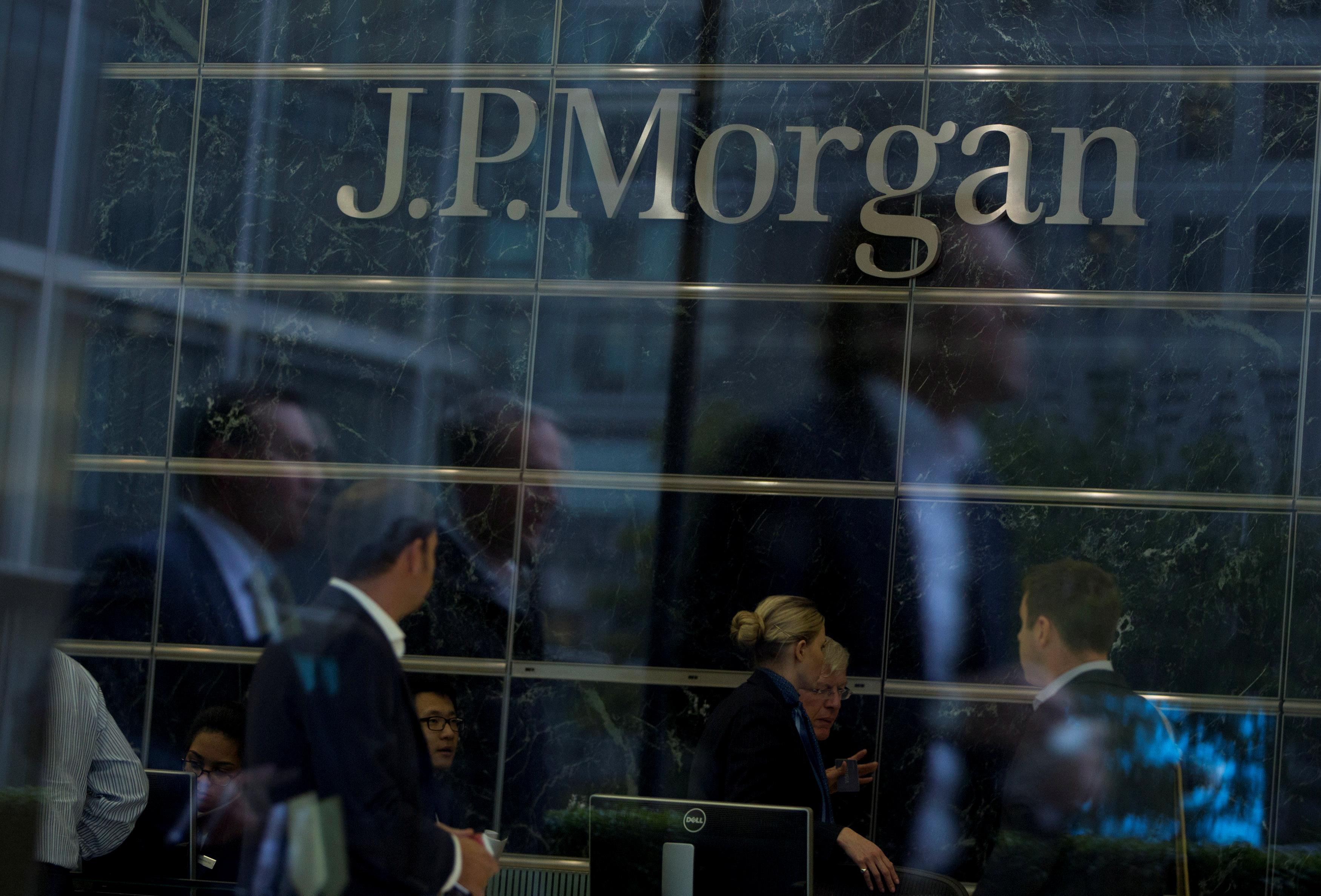 Banco JPMorgan afirma haber “evaluado mal” el impacto de la Superliga en el fútbol