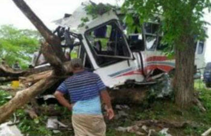 Colisión dejó un muerto y 15 heridos en la autopista Lara-Zulia
