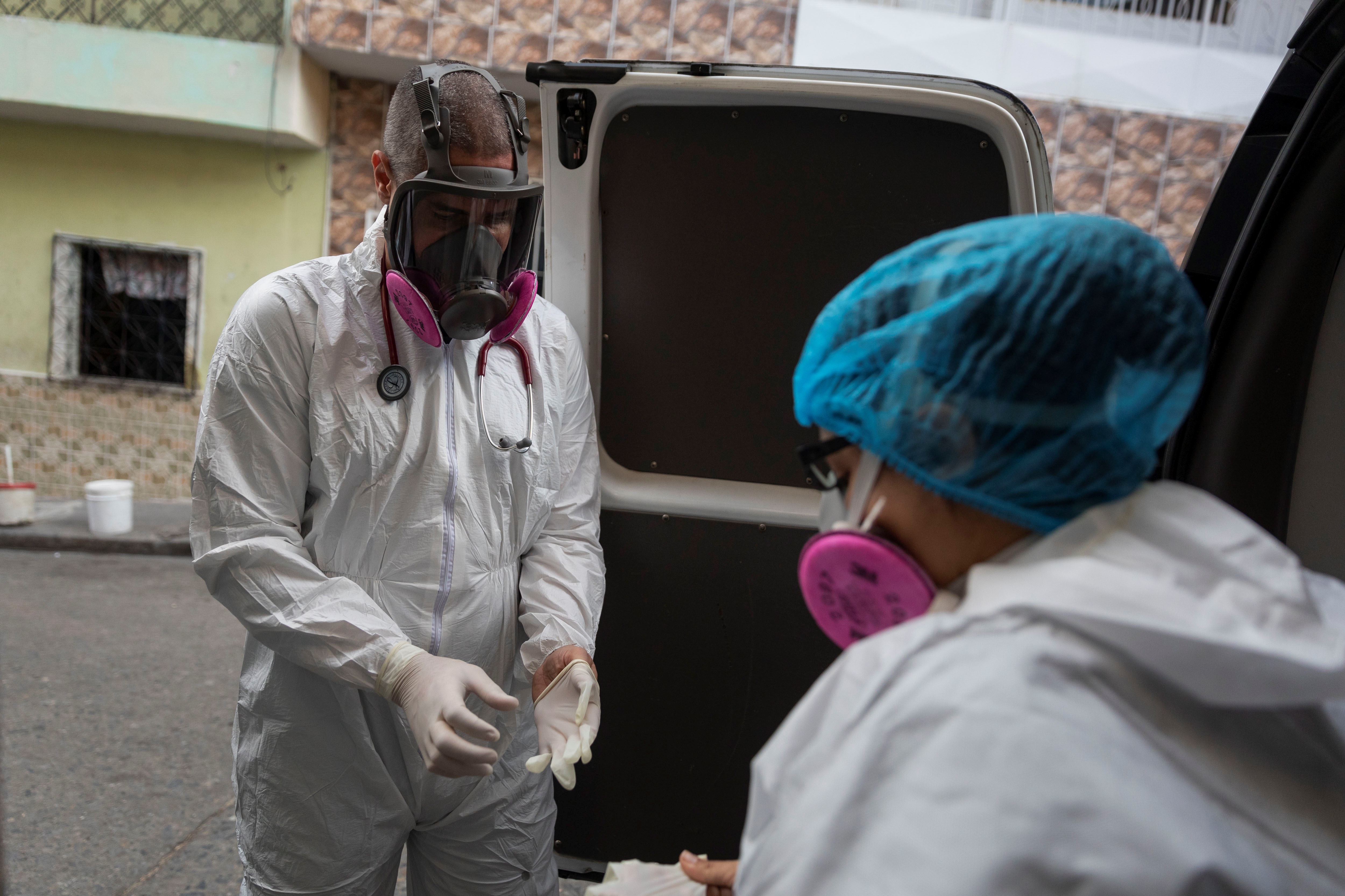 Al menos 907 contagios por coronavirus en Venezuela, según el chavismo