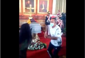 En VIDEO: Bailaron tambores durante ceremonias póstumas de Aristóbulo Istúriz