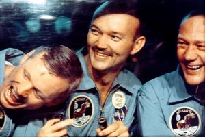 La despedida de Buzz Aldrin a Michael Collins, integrante de la histórica misión de la Nasa que en 1969 llegó a la Luna