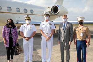 El jefe del Comando Sur de EEUU visita República Dominicana (fotos)