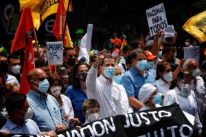 Juan Guaidó envía un mensaje de apoyo a los trabajadores venezolanos en su día