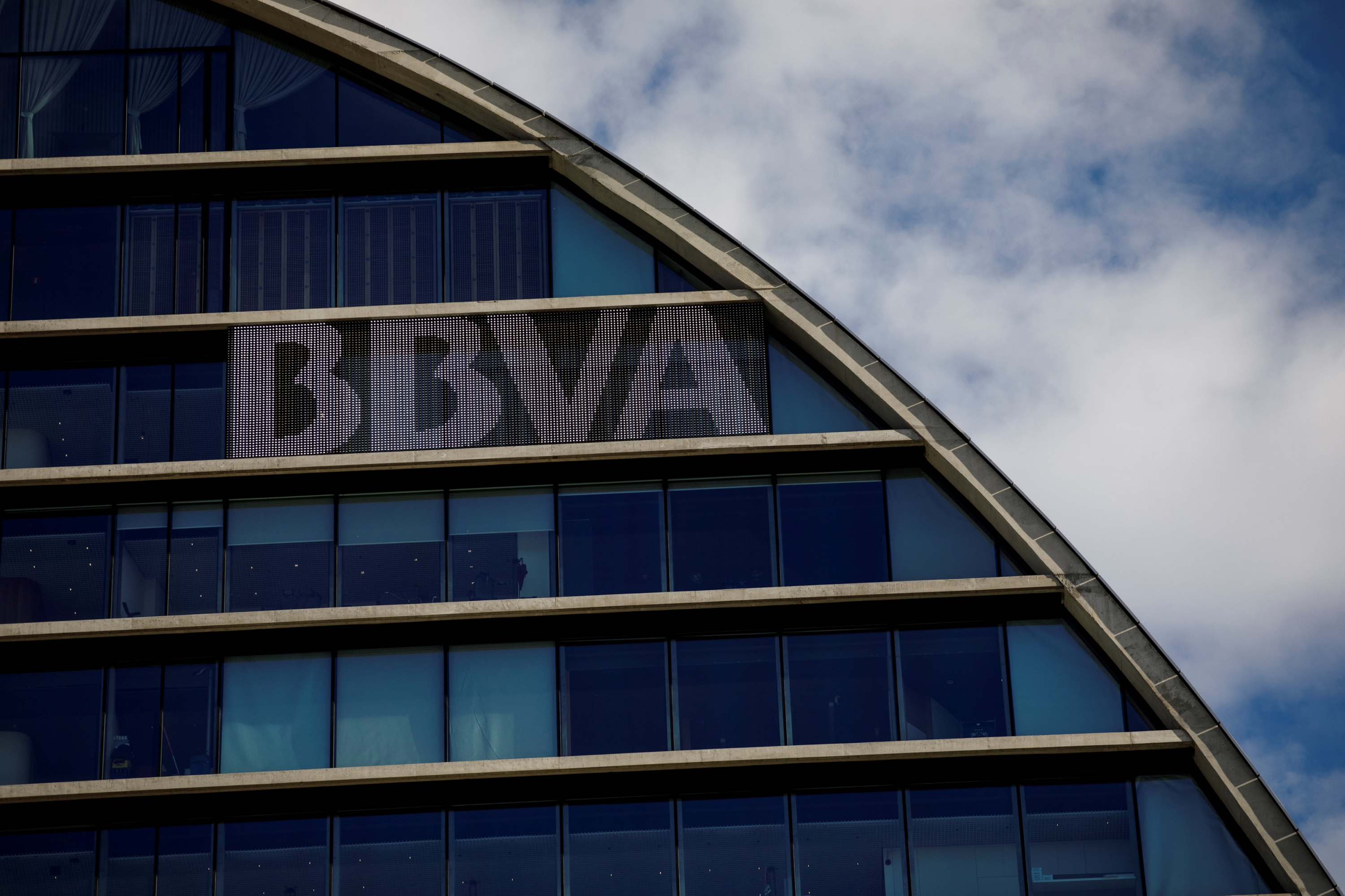 BBVA repartirá más de 8.000 millones de dólares entre sus accionistas en 2021 y 2022