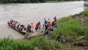 Conflicto en Apure: Ocho militares venezolanos y un jefe de las Farc muertos, miles de desplazados y decenas de detenidos