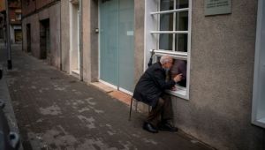 Lo más tierno que verás hoy: Un anciano lucha por el amor de su vida a pesar del coronavirus y del Alzheimer (Fotos)