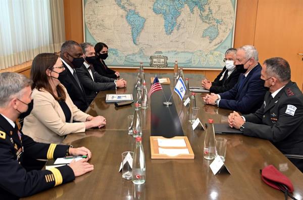 El jefe del Pentágono reafirma su apoyo a Israel en la primera visita oficial