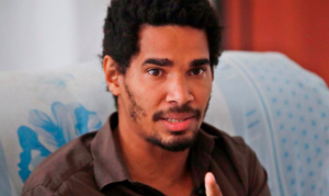 Artista Luis Otero Alcántara no se sostiene en pie tras huelga de hambre en Cuba