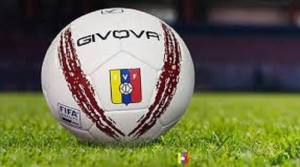 Arranca el fútbol de Venezuela en medio de repunte de Covid-19