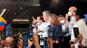 Lasso celebra triunfo y dice que es día histórico para Ecuador