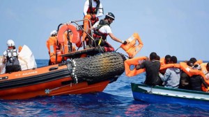 Más de 200 migrantes fueron rescatados frente a las costas de Libia