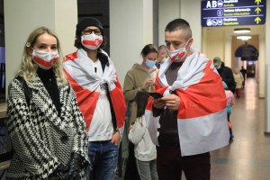 Pasajeros vieron al periodista bielorruso en pánico cuando se desvió el avión
