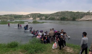 En VIDEO: Crisis fronteriza en Texas por ingreso precipitado de migrantes venezolanos
