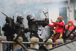 Manifestantes en Colombia señalan a la Policía por violencia sexual