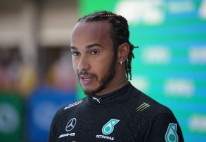 Lewis Hamilton logra su ‘pole’ número 100