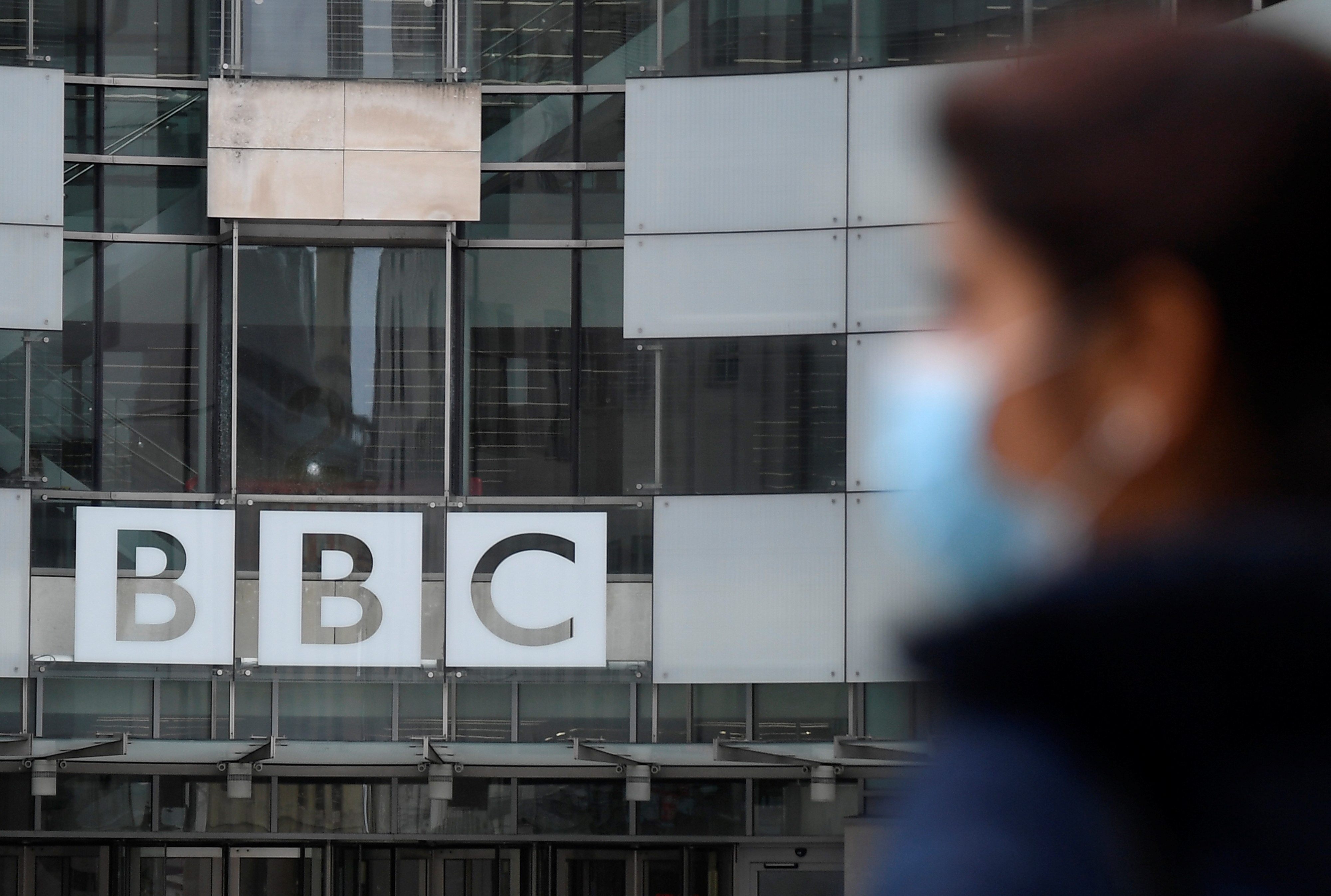 La BBC revisará sus prácticas tras escándalo por la entrevista a Lady Di