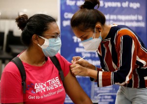 India superó su propio récord de vacunación con la administración de 22 millones de dosis contra el Covid-19