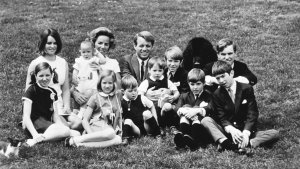 La viuda de Robert Kennedy junto a sus seis hijos pide que no liberen al asesino de su esposo