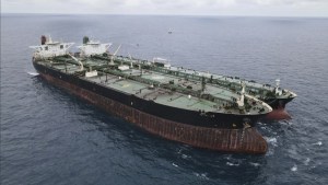 Indonesia libera un petrolero de Irán tras detenerlo por más de cuatro meses