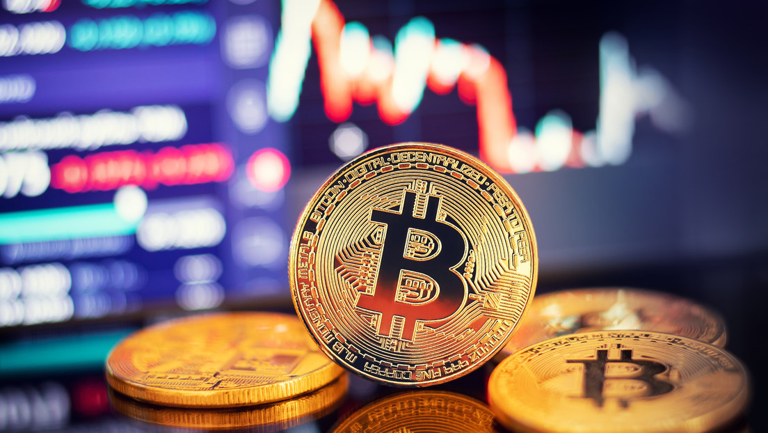 Caída libre: El precio del bitcoin, por debajo de los 37 mil dólares