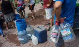 Vecinos en la Parte Alta de Nueva Casarapa, en Guarenas, tienen 32 días sin agua #14May (Fotos)