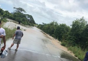Fuertes lluvias hicieron que ríos se desbordaran en Machiques, Zulia (Fotos y Videos)