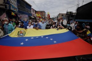Juan Guaidó acompaña la protesta de trabajadores en las calles de Lara #1May (FOTOS)