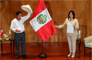Perú elige entre virar hacia la izquierda o mantener “el modelo”