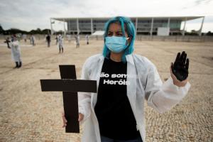 Brasil registró reducción en cifras diarias de muertes y contagios de Covid-19