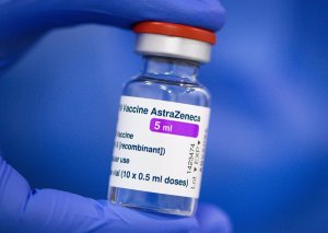 Eslovaquia suspende la primera dosis de AstraZeneca por muerte por trombosis