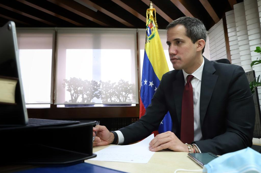 Guaidó: Una negociación de micrófono no es una negociación (Videos)
