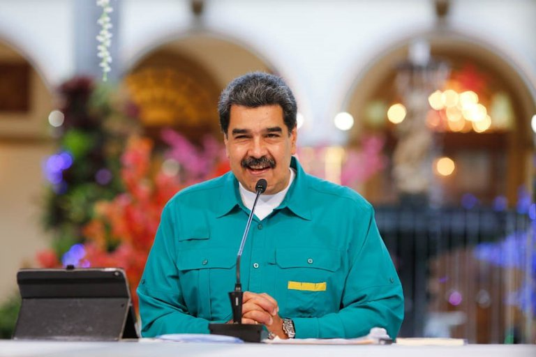 Maduro arremetió contra Story por no incluir a Venezuela en lista de donación de vacunas