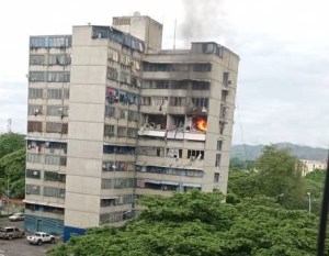 En imágenes: Reportaron explosión de un apartamento en Ocumare del Tuy #9May