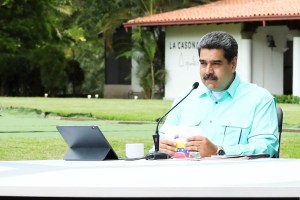 Maduro ajusta su promesa y estima vacunar al 100% de la población antes de que termine el 2021