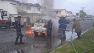 Tragedia en portuguesa: Quedó atrapado dentro de su vehículo y murió calcinado