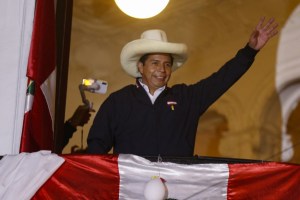 Castillo se da ganador al ampliarse su ventaja la recta final del conteo de votos en Perú