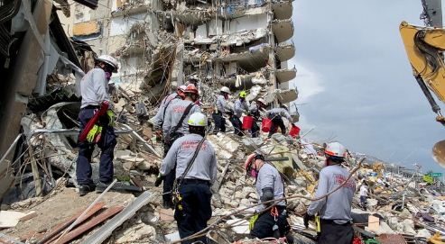 “¡Evacúen ya!”: Los últimos y dramáticos instantes previos al derrumbe del edificio en Miami