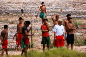 Policía inicia investigación por “genocidio” de indios yanomamis en Brasil