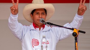 Con el 100% de las actas contabilizadas, Castillo se impone a Fujimori en las presidenciales de Perú