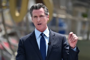 Gobernador de California se enfrentará a una elección revocatoria