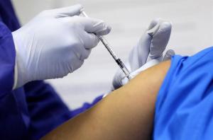 Rumanía, primer país de la UE en comenzar a vacunar a niños contra el Covid-19