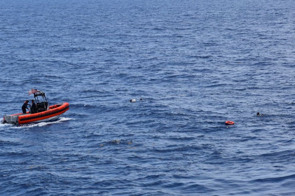 Misterio en un paraíso turístico del Caribe: Hallaron un barco a la deriva con 20 muertos a bordo