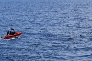 Misterio en un paraíso turístico del Caribe: Hallaron un barco a la deriva con 20 muertos a bordo