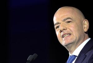 Presidente de la Fifa asistirá al Bélgica-Finlandia de la Eurocopa tras reunirse con Putin