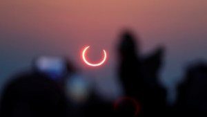 América del Norte podrá disfrutar de un eclipse solar que se verá en Nueva York como unos cuernos rojos del diablo