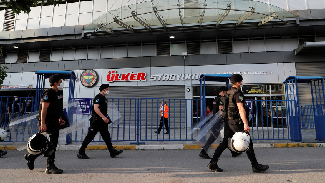 Más de MIL AÑOS de prisión para dos personas en Turquía por conspirar contra un equipo de fútbol