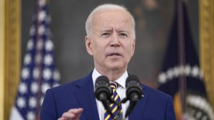 Biden cree que Afganistán podrá sostenerse tras la retirada de EEUU