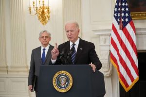 Biden reveló plan para abordar el repunte de la violencia armada en EEUU